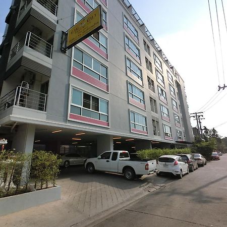 Aparthotel Baan Mina Bangkok Zewnętrze zdjęcie