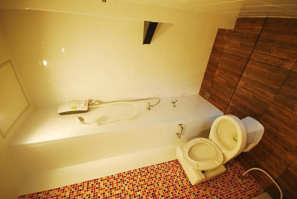 Aparthotel Baan Mina Bangkok Zewnętrze zdjęcie